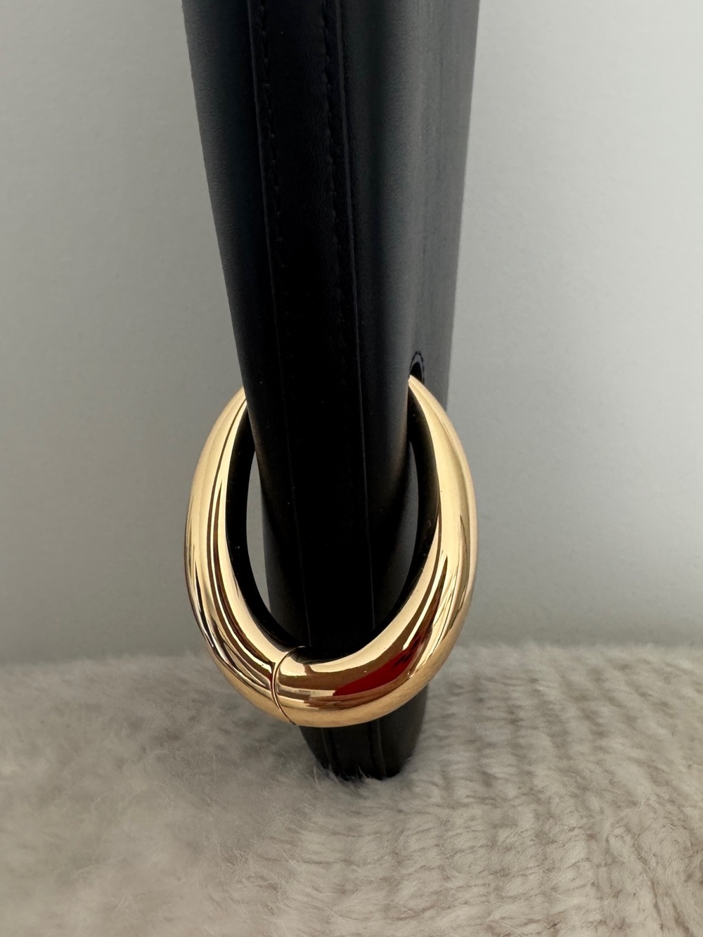 Viral Tory Burch Pierced Shoulder Bag - Picture 7 of 12